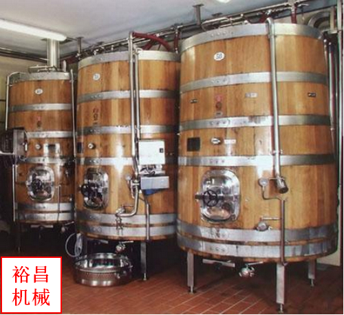 橡木桶在釀酒過程中的角色