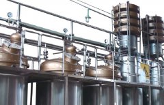 蒸餾設(shè)備有哪些特點